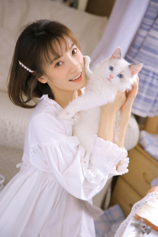 色女子